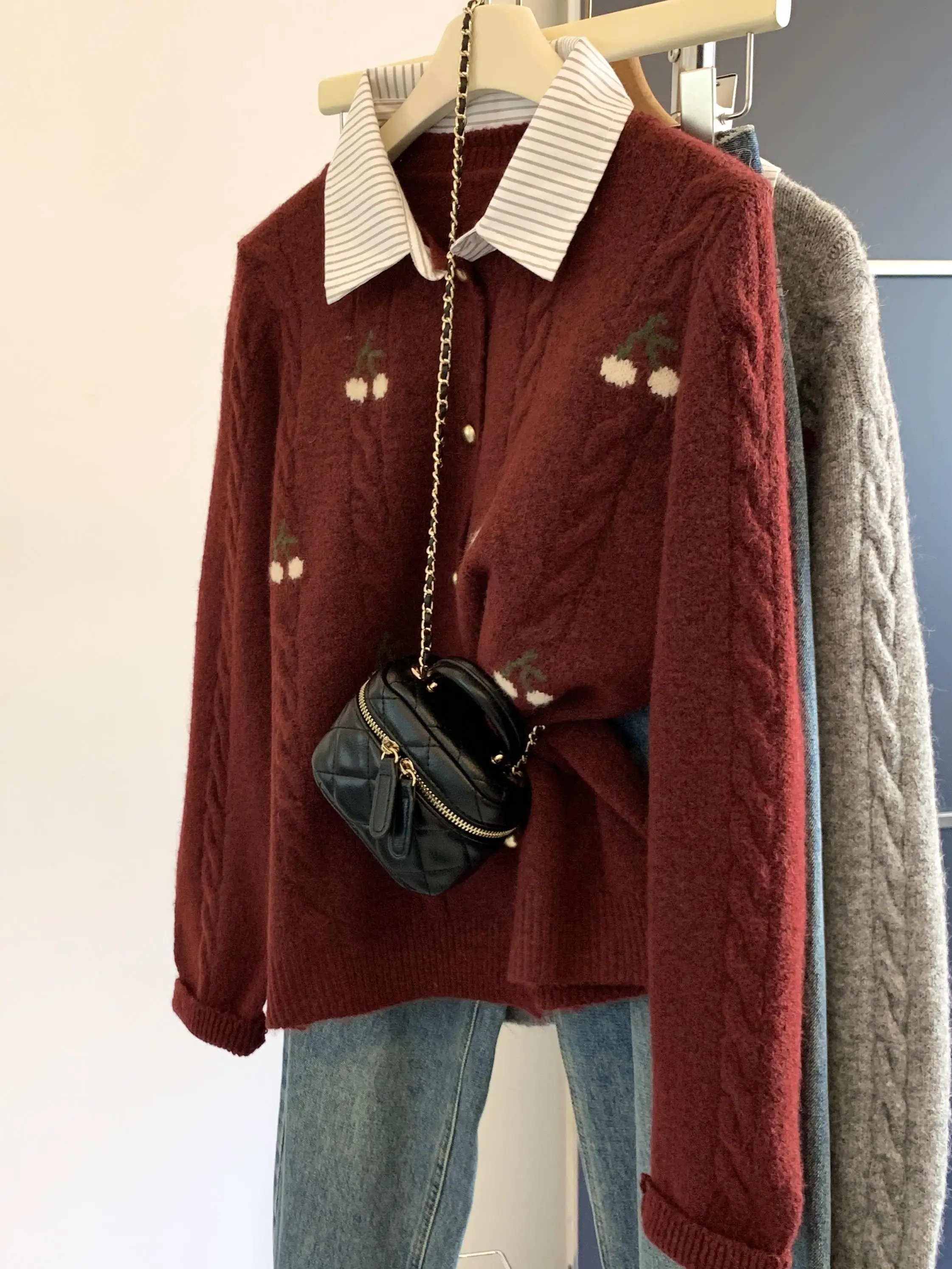 Women's Loose Knitted Sweater  - Embroidery Rose 评论和价格