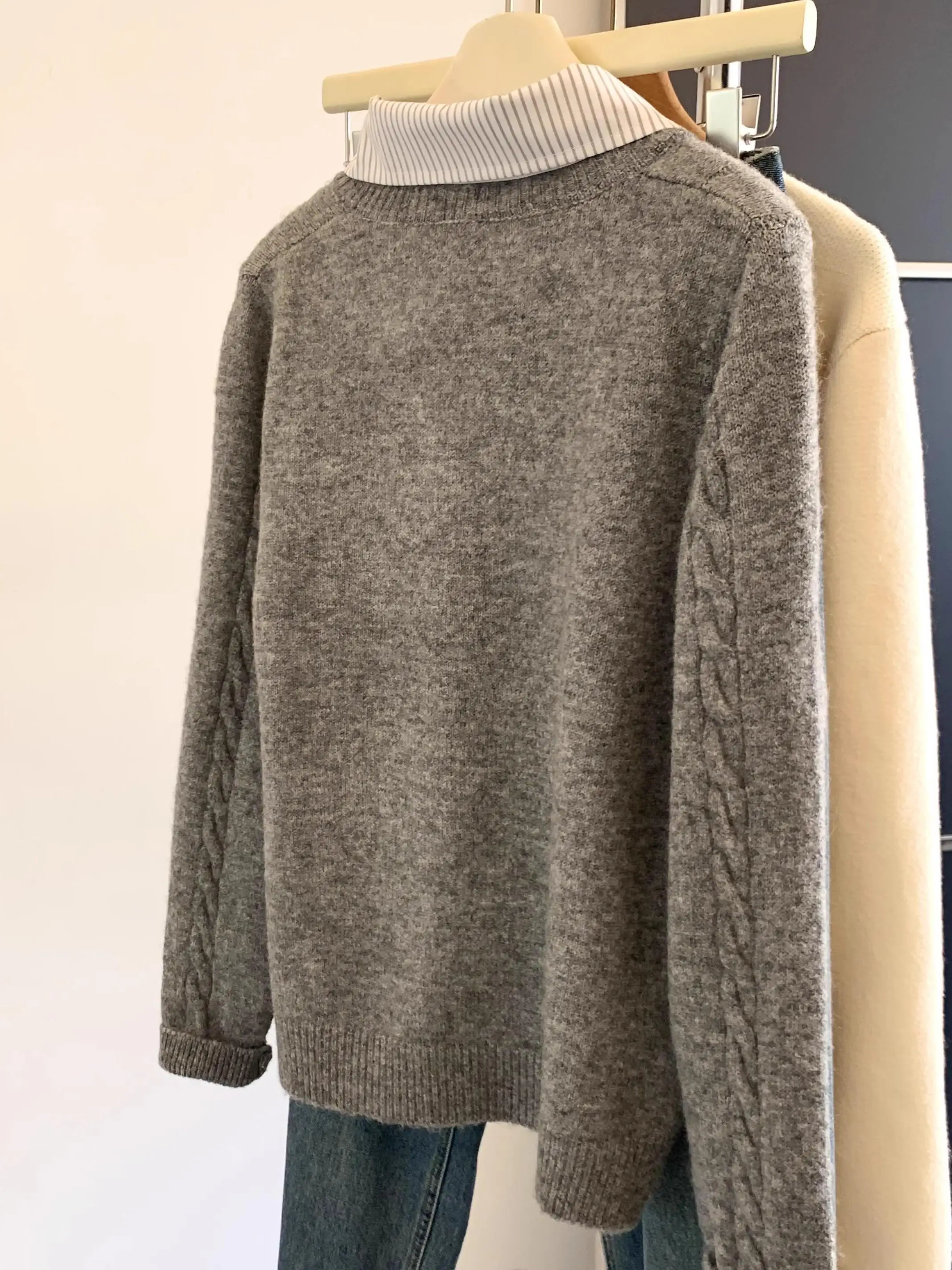 Women's Loose Knitted Sweater  - Embroidery Rose 评论和价格
